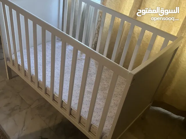 تخت أطفال IKEA ايكيا بحاله ممتازه