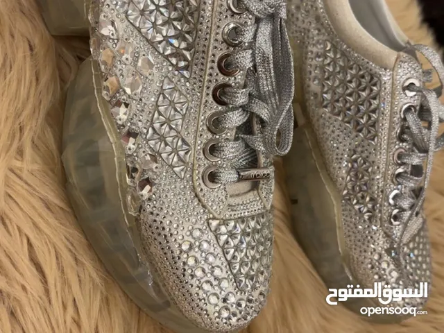 White Sport Shoes in Amman