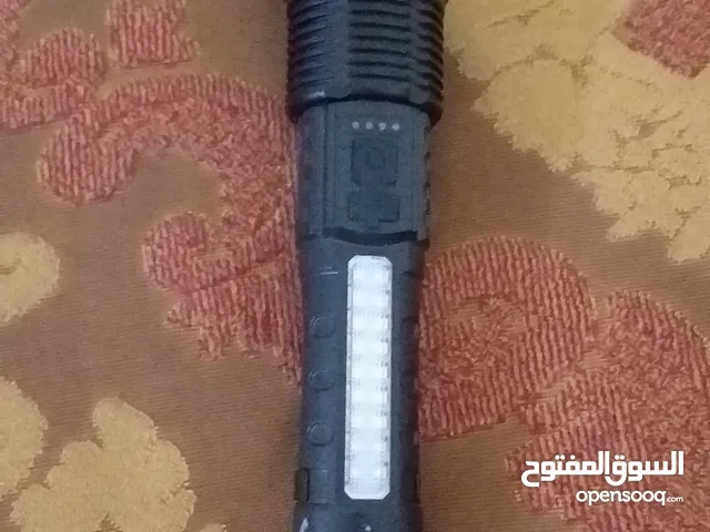 كشاف LED عالي الدقة مسافة 1500 متر معاه شاحن كهرب
