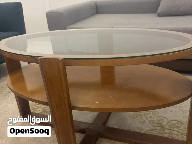 طاولة مستعملة