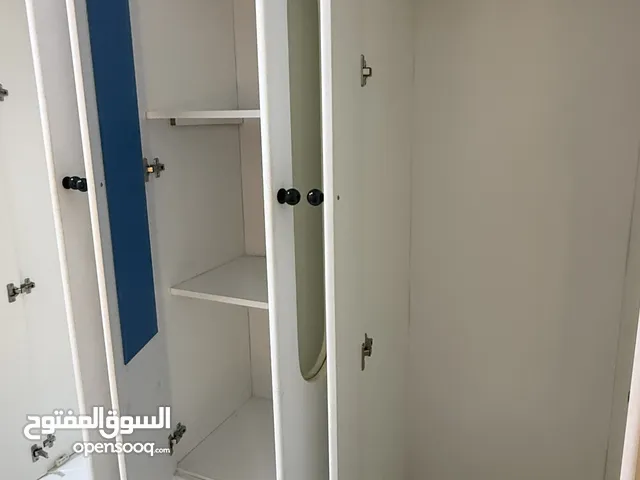 غرفة نوم سريرين بمقاس 120/90 بجميع ملحقاتها