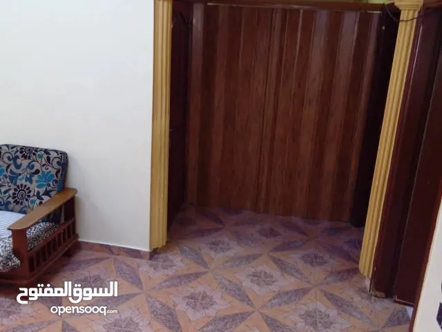 شقه للبيع .