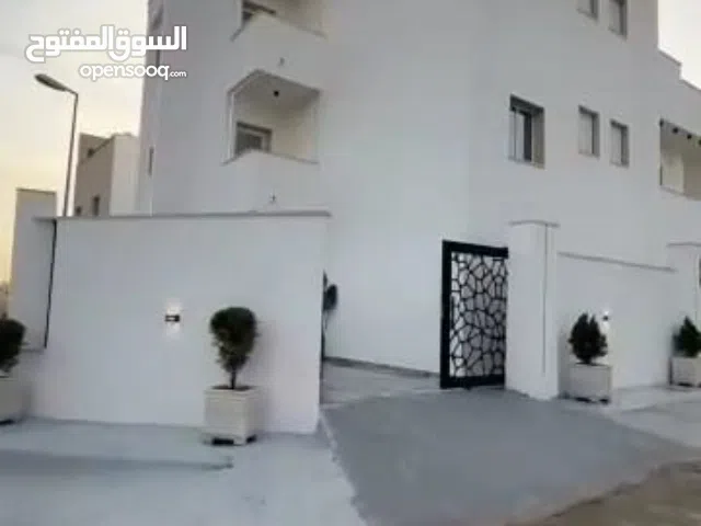 140 m2 3 Bedrooms Townhouse for Rent in Tripoli Ain Zara