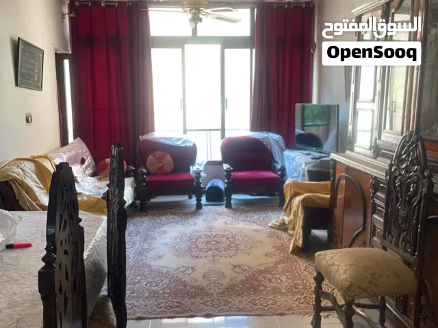 فرصه شقه للبيع بمدينه نصر الحي التامن بين حسن مامون وشارع الطاقه
