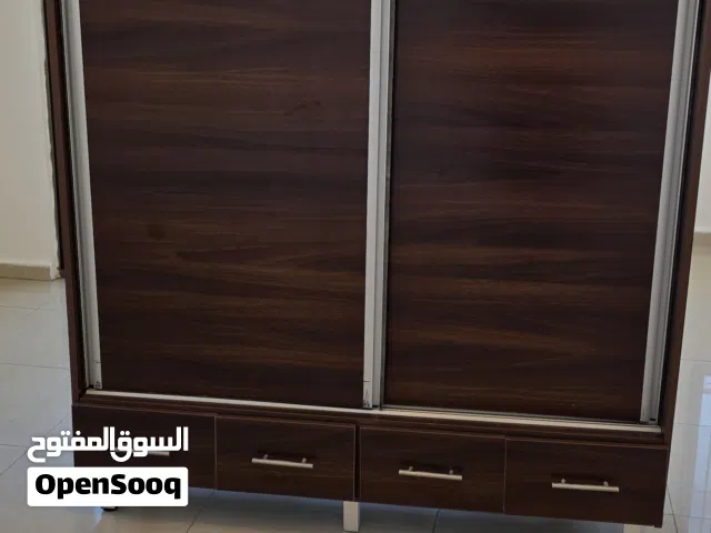 خزانة احذية خشب حجم كبير مستعملة بحالة ممتازة