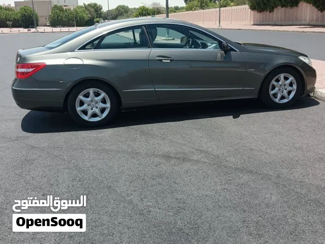 2012 مرسيدس بنز الفئة-E E 200