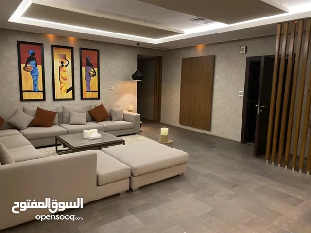 140 m2 3 Bedrooms Apartments for Rent in Kuwait City Rawda