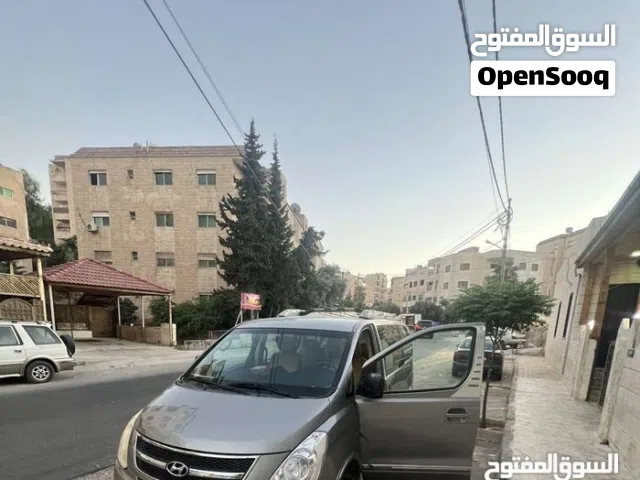 فان باص توصيل 8 ركاب  الا جميع المناطق والرحل والمطار خدمة24 ساعة فان توصيل بضائع بأفضل الأسعار