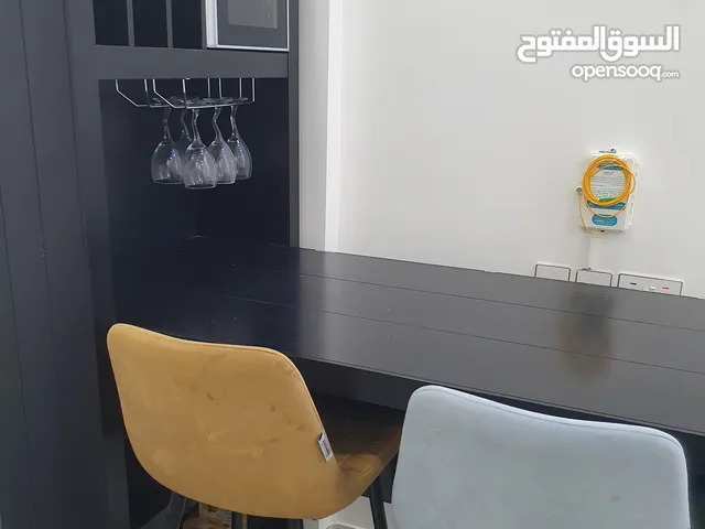 طاولة طعام مرتفعة مع كرسي عدد 2 High Dining Table with 2 chairs