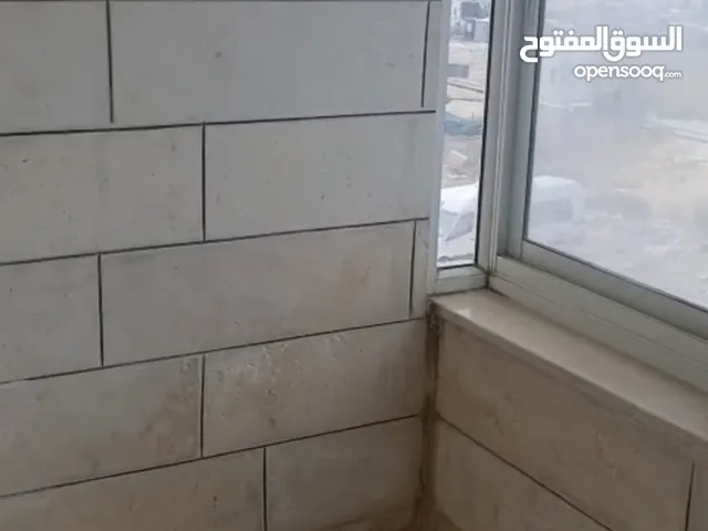 شقه للبيع في بتونيا جاهزه للسكن مساحه 110متر السعر 90الف دولار