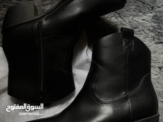 حذاء كاوبوي اسود مريح مع كعب ،جديد غير مستخدم قياس 40