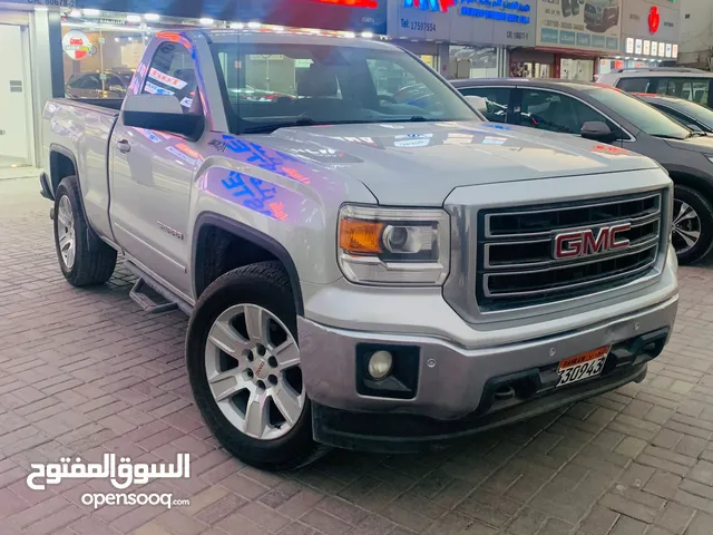 GMC Sierra 2015 in Northern Governorate