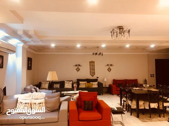 250 m2 3 Bedrooms Apartments for Sale in Giza Sheikh Zayed