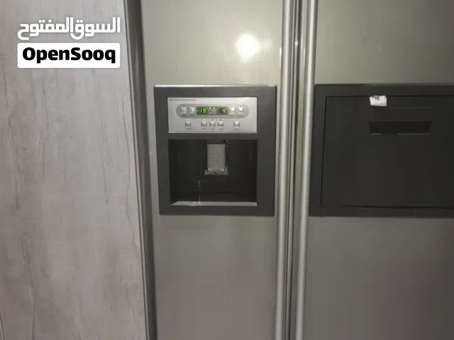 ثلاجة كبيره للبيع
