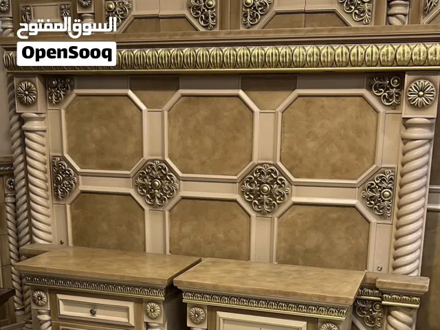 غرفه نوم ملوكي مستعمل بحاله الجديد  استخدام خفيف حرق سعر ب 500