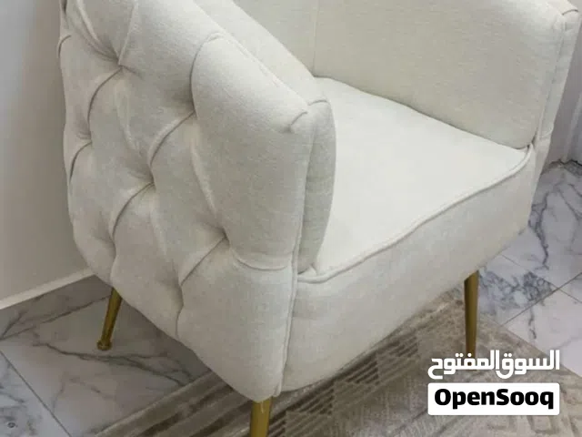 كرسي جديد ونظيف للبيع