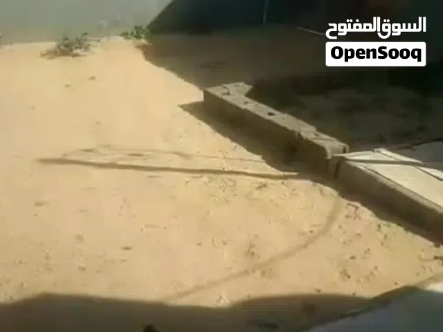 ارض مساحتها 340م في القيو مبني عليها استوديو , عرض مليح ويوفر عليك الايجار(ابني واسكن في نفس الوق
