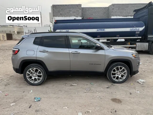 2023 جيب كومباس Latitude