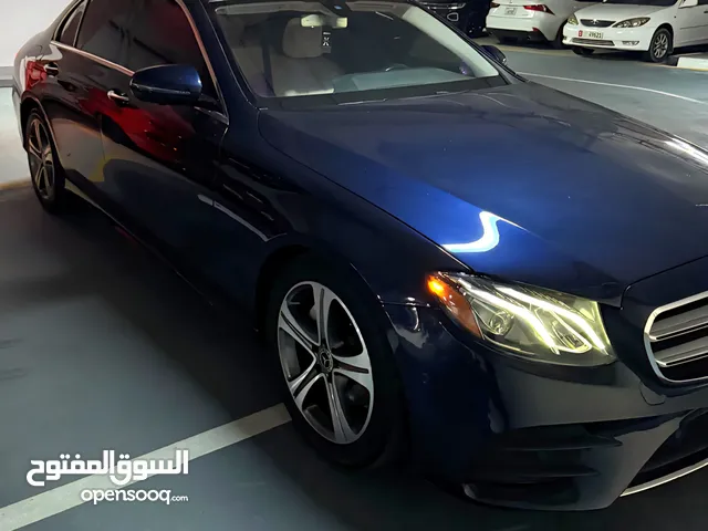 مرسيدس بنز E300 موديل 2019 FULLY LOADED بحالة الوكالة