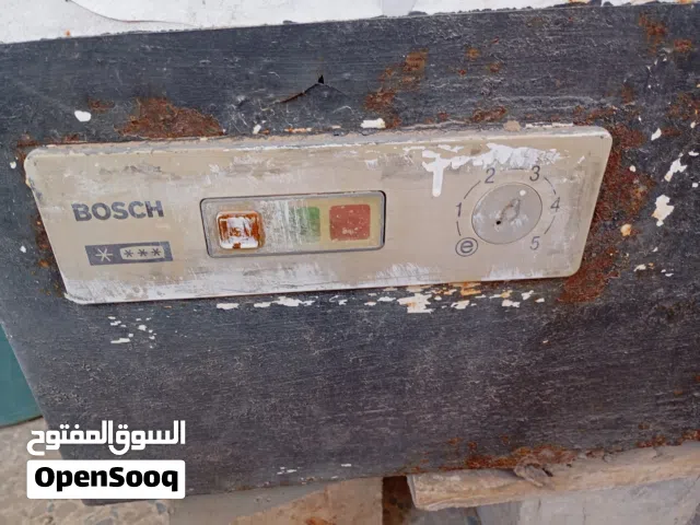 فريز بوش اصلى مسعمل فى حالة جيدة محتاج غاز فقط وجب