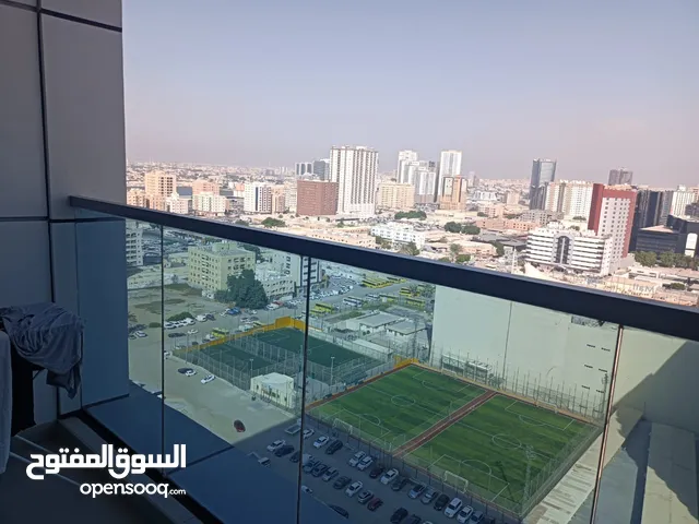 شقة فاخرة للإيجار – غرفة وصالة في أبراج غلفا، عجمان أسلوب حياة راقٍ.. بسعر استثنائي استمتع بالإقامة