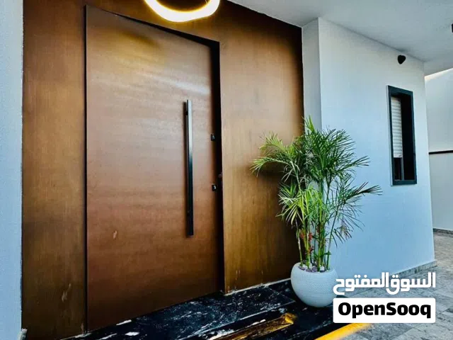 فيلاء vip للايجار دورين وملحق بنظام الحائر ف عين زارة بالقرب من جزيرة القرقني تشطيب ربي يبارك