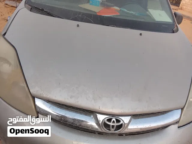 اتيوتا سيينا موديل 2008