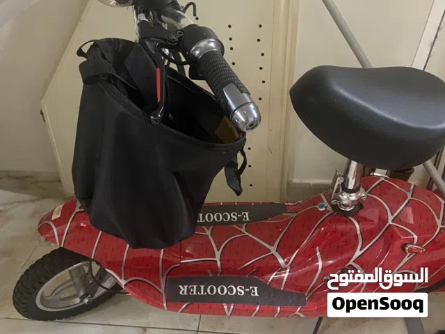 سكوتر للبيع نضيف و مستعمل و الرصيد الموجود