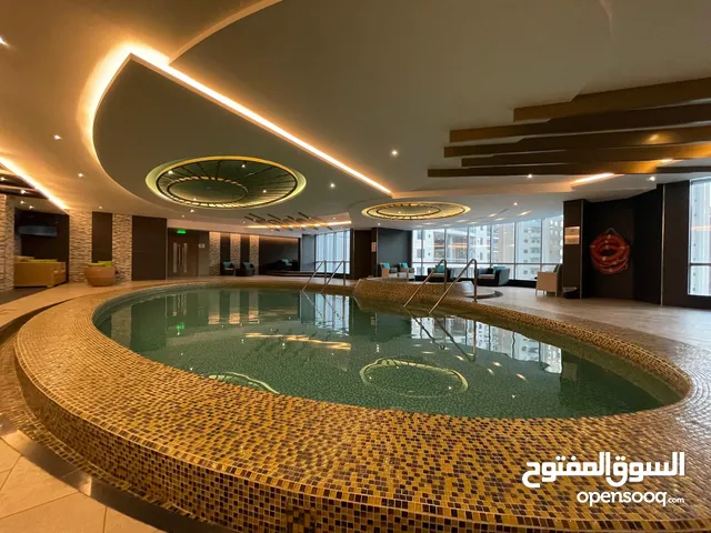 شقة فاخرة (2 Bedroom) مفروشة بالكامل للايجار في منظقة الجفير مع اطلالة على البحر وعلى الشارع الرئيسي