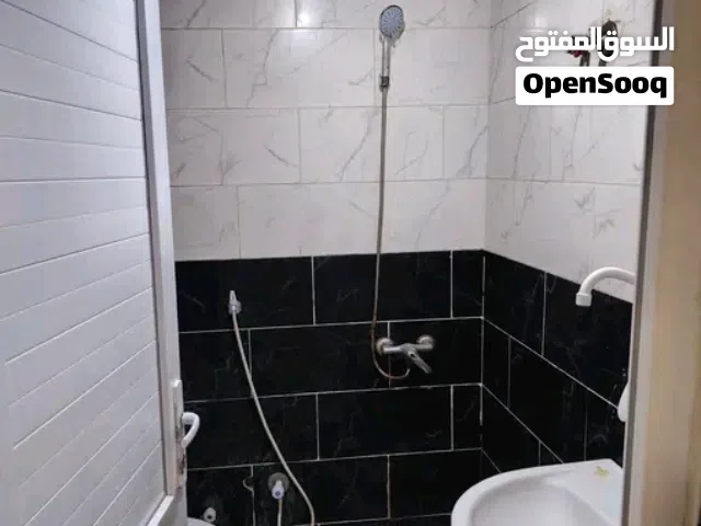 ( مطلوب راس ورويس ) شقة للايجار في شارع عشرين علي شارعين بالقرب من مصورات بيروت