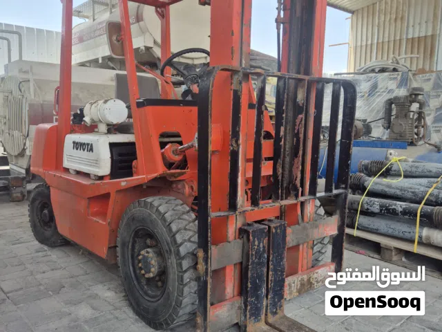 For Sale: TOYOTA Forklift 2 Tons