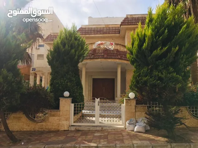 352 m2 4 Bedrooms Villa for Sale in Amman Jubaiha