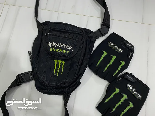 للبيع:شنطه خصر مستخدمه فتره مع غفازات جدد شركه مونستر