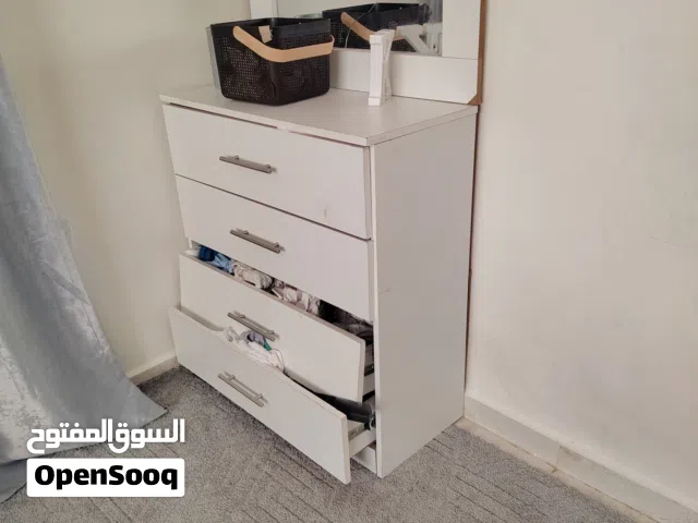 ,, تختين مع فرشاتهم وكمدينه وبيرو مراي