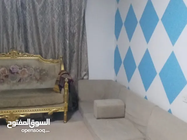 مطلوب شخص غير مدخن لمشاركة سكن بحولي خلف اكس سايت الغانم