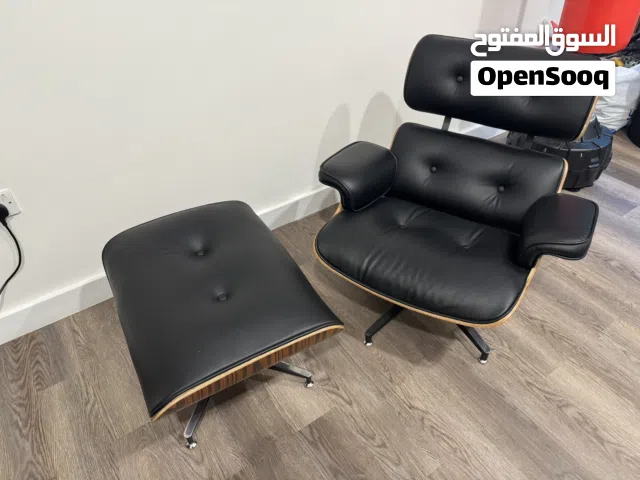 كرسي استرخاء نظيف جدا ومريح قطعتين