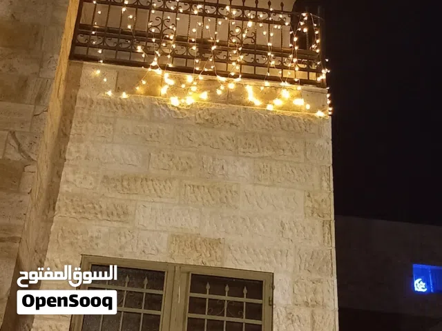 شقة للبيع طابق أول  شفا بدران بالقرب من دوار التطبيقية في منطقة هادئه وقريبة على الخدمات .