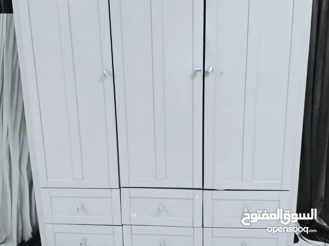 Beautiful wooden cupboard / cabinet for sale -in very good condition