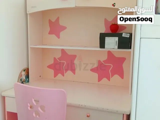 مكتبة للبيع ، للدراسة ، في حالة جيدة ، كيوت و للاطفال pink vanity no mirror for sale hello kitty