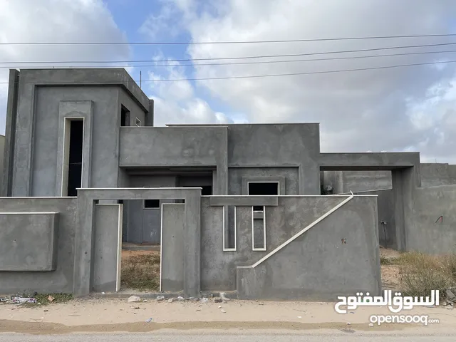 230 m2 4 Bedrooms Townhouse for Sale in Tripoli Ain Zara