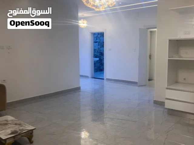 .     شقة للبيع في السدره حي النخيل 2 الدور الارضي تتكون من عدد 3 غرف 3حمامات مربوعة عدد 2 مطابخ وص