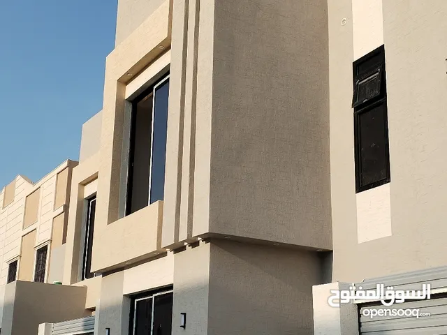 294m2 More than 6 bedrooms Villa for Sale in Al Riyadh Dhahrat Laban