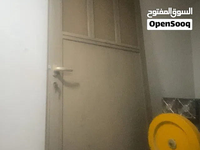 للبيع باب حديد