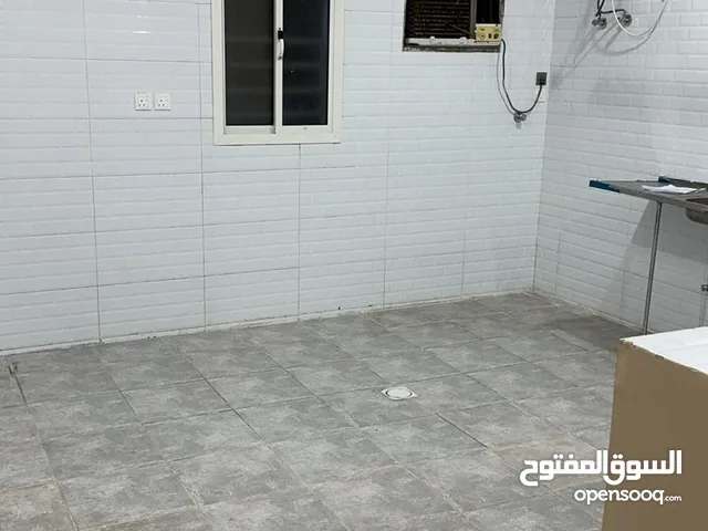 165 m2 3 Bedrooms Apartments for Rent in Mafraq Hay Al-Zohoor