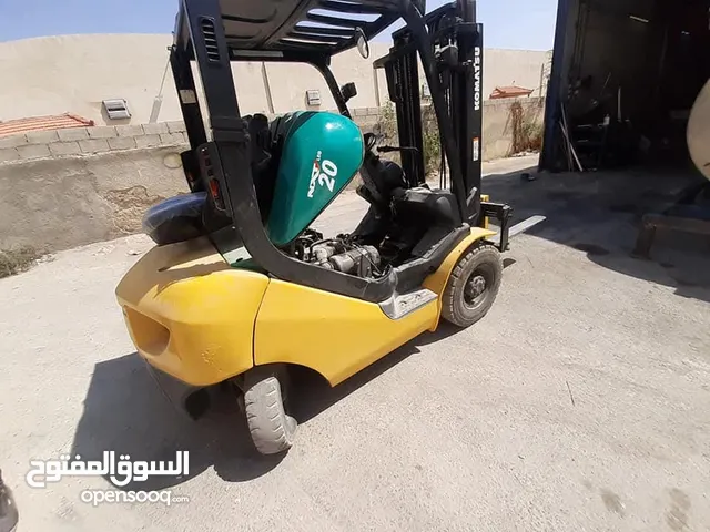 اصلاح وميكانيك جميع انواع الرافعات الشوكية