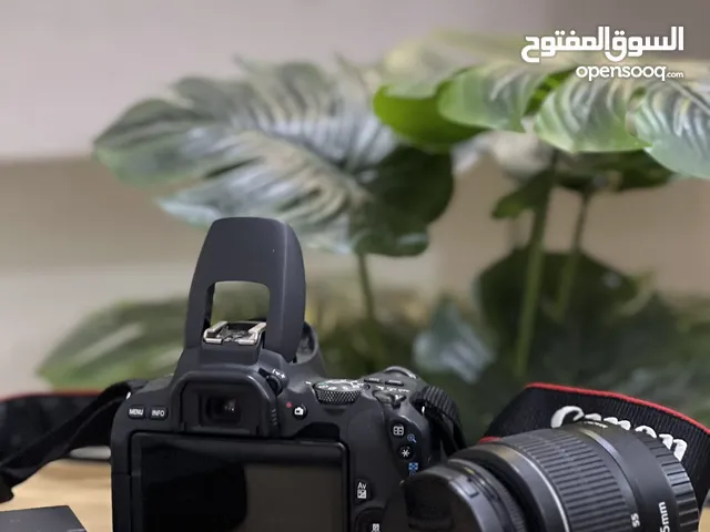 كاميرا Canon EOS 200D - نظيفة جداً وبحالة ممتازة!
