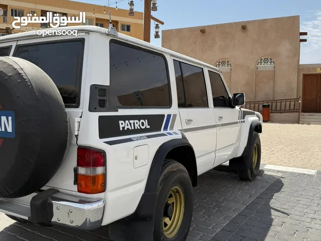 Nissan Classic Patrol 1993 for sale in good condition! Price negotiable