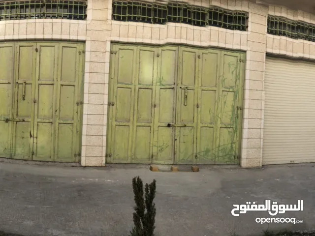 للايجار مستودع 120 م ثلاثة ابواب مع سدة لخزن البصائع