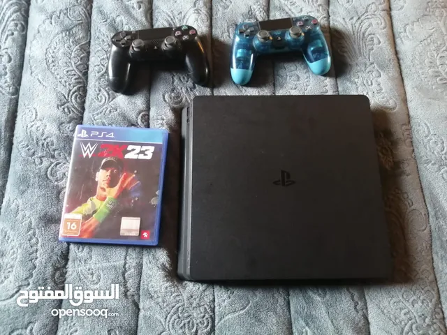 PS4 Slim version 872GB usable storage with 2 controllers and 1 game