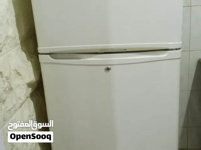 ثلاجة LG بحالة جيدة